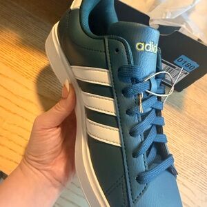 Adidas Women's Grand Court 2.0 Athletic Shoes